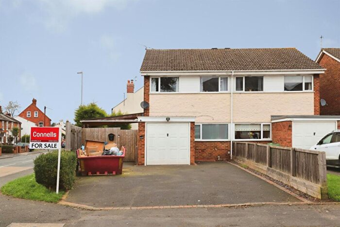 3 Bedroom Semi Detached House For Sale In Holman Street, Kidderminster, DY11