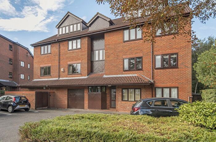 2 Bedroom Flat For Sale In Oaklands Road, Bromley, BR1