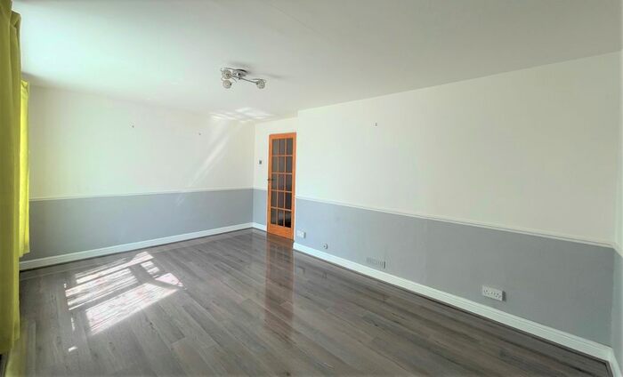 2 Bedroom Flat To Rent In East Wonford Hill, Exeter, EX1