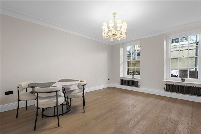 3 Bedroom Flat For Sale In St Mary Abbots Court, London, W14