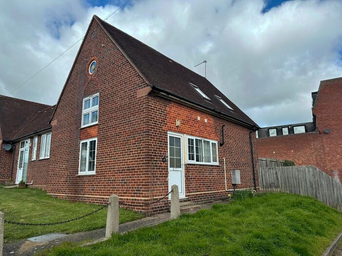 2 Bedroom End Of Terrace House To Rent In Crowfoot Gardens, Beccles, NR34