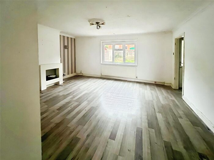 3 Bedroom Terraced House For Sale In Lamb Crescent, Wombourne, Wolverhampton, Staffordshire, WV5