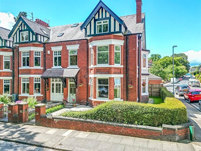 6 Bedroom Detached House For Sale In Southend Avenue, Darlington, DL3