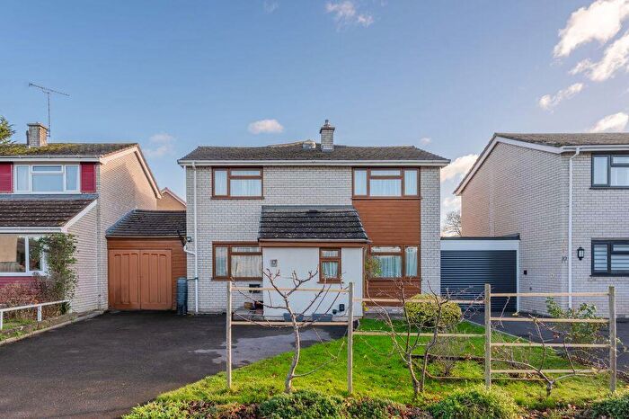 4 Bedroom Link Detached House For Sale In Cobthorn Way, Congresbury, BS49