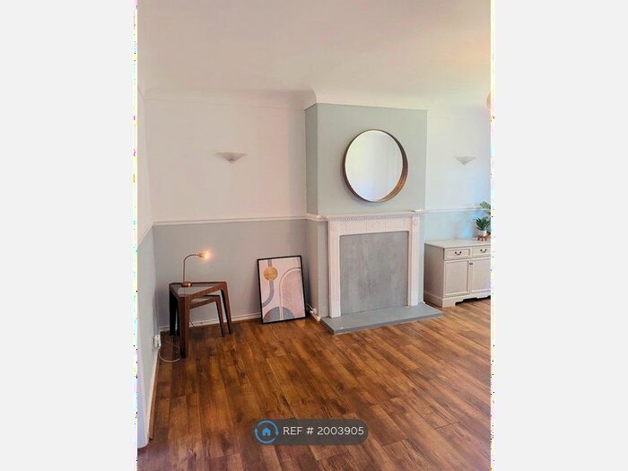 2 Bedroom Flat To Rent In Norwood Court, Stretford, M32