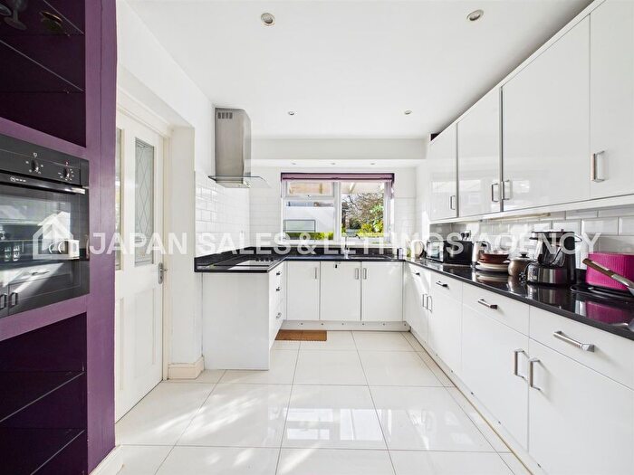 3 Bedroom Terraced House To Rent In Heronsforde, West Ealing, W13