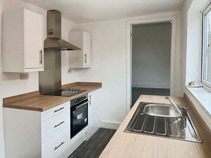 3 Bedroom Flat To Rent In Talbot Road, South Shields, NE34