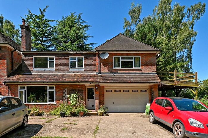 1 Bedroom Flat To Rent In Deanfield, Saunderton, High Wycombe, HP14