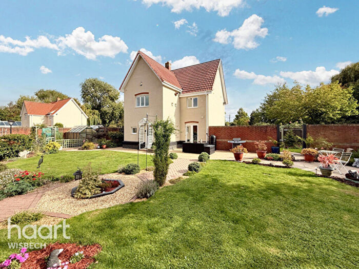 4 Bedroom Detached House For Sale In Grove Gardens, Elm, PE14
