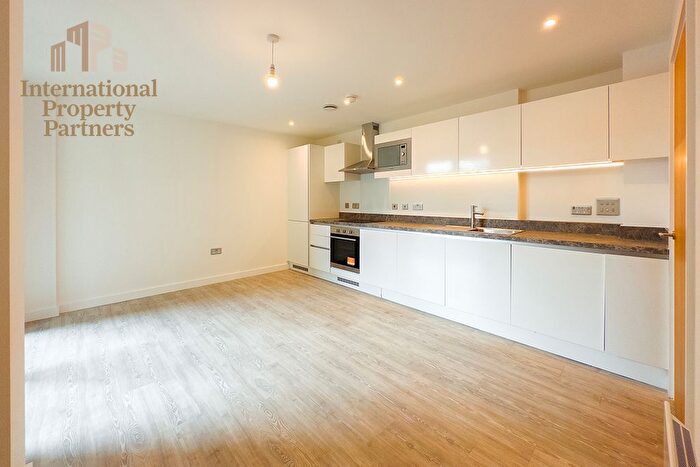3 Bedroom Flat To Rent In Apartment, Craven Street, Salford, M5