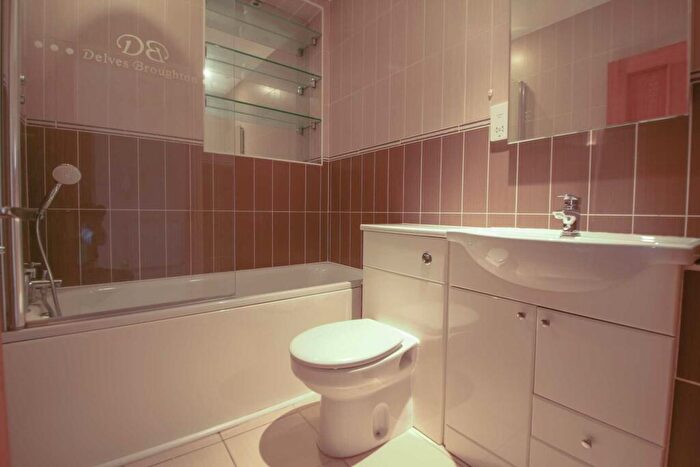2 Bedroom Apartment To Rent In Boxmoor Village, HP1