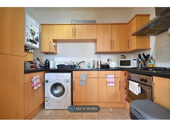 2 Bedroom Flat To Rent In Margate Road, Southsea, PO5