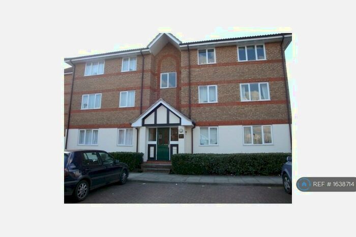 1 Bedroom Flat To Rent In Chandlers Drive, Erith, DA8