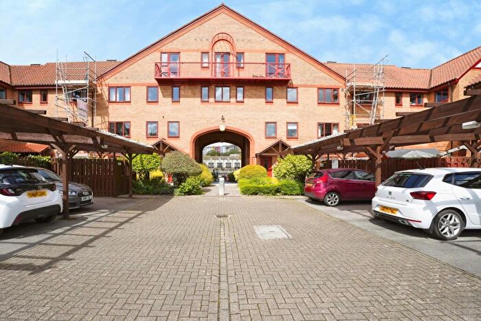 2 Bedroom Flat For Sale In Cumberland Close, Bristol, Somerset, BS1