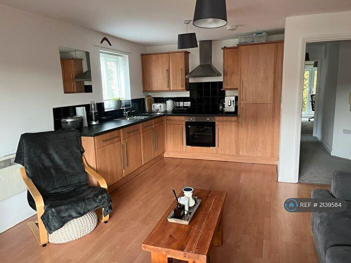 2 Bedroom Flat To Rent In Savoy Court, Stanningley, Pudsey, LS28