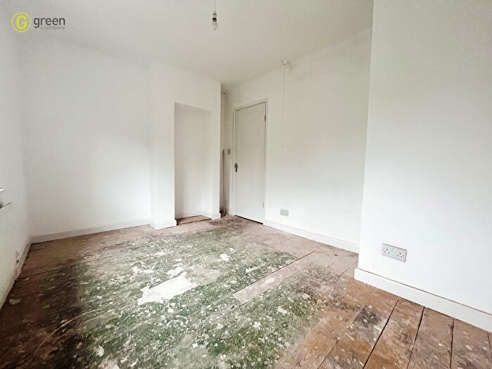 2 Bedroom Semi-Detached House For Sale In Foden Road, Great Barr, Birmingham, B42