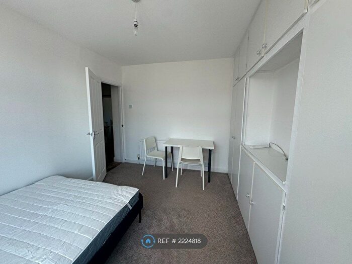 3 Bedroom Semi-Detached House To Rent In Northville Road, Bristol, BS7