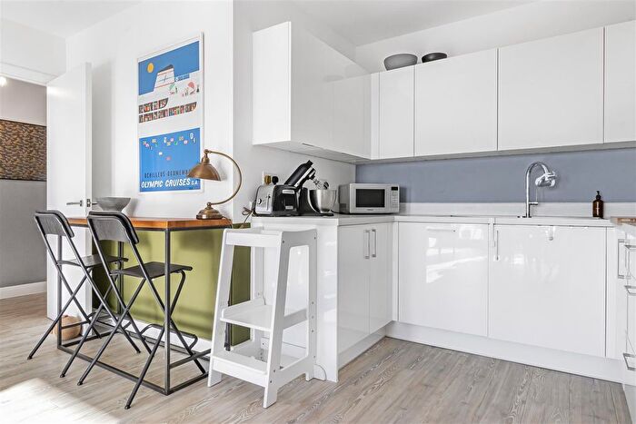 1 Bedroom Flat For Sale In Beames Road, London, NW10