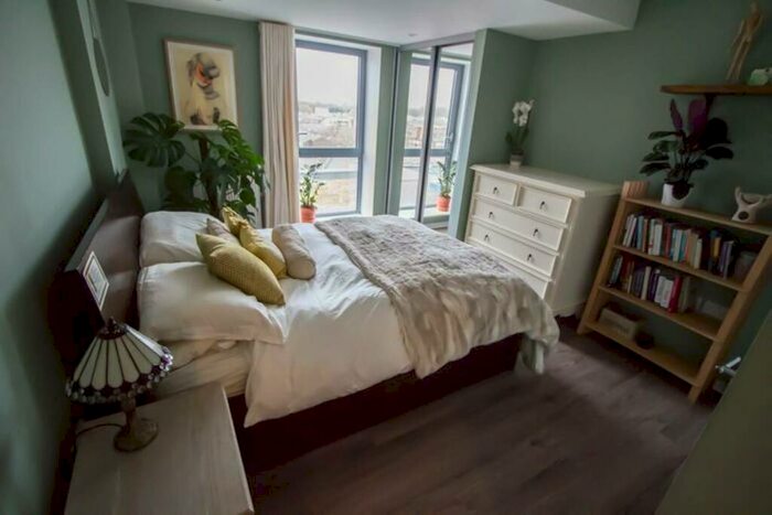 2 Bedroom Flat To Rent In Vernon Road, Bow, London, E3