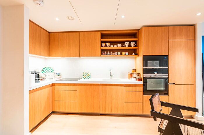 2 Bedroom Flat To Rent In Wilshire House, Prospect Way, SW11