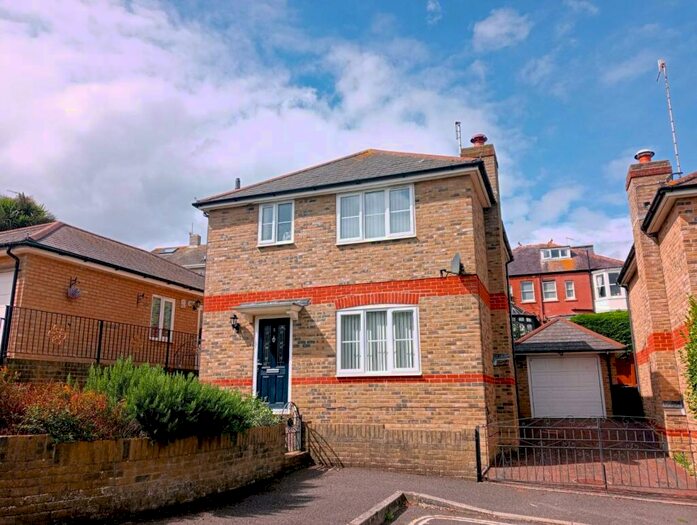 3 Bedroom Detached House To Rent In Marlow Road, Weymouth, DT4