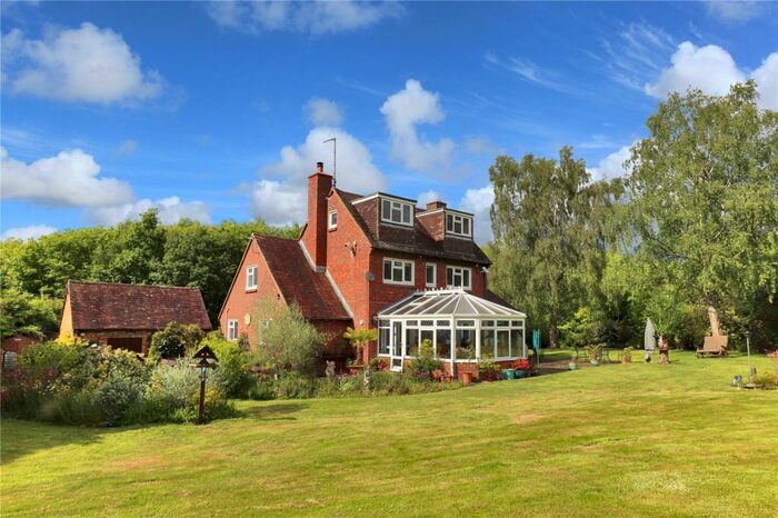4 Bedroom Detached House For Sale In Lenham Road, Kingswood, Maidstone, Kent, ME17