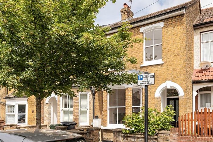 2 Bedroom House For Sale In Gloucester Road, Walthamstow, E17
