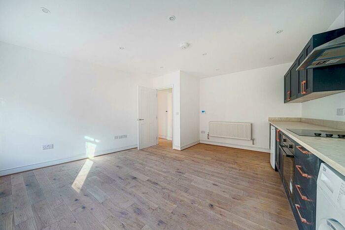 1 Bedroom Flat To Rent In King Street, Maidstone, ME14
