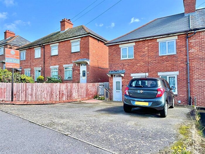 3 Bedroom Semi-detached House For Sale In School Hill, Chickerell, Weymouth, DT3