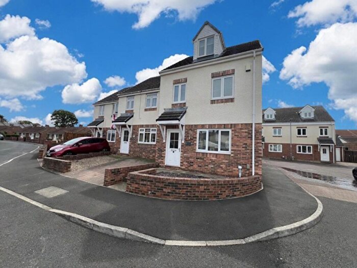 4 Bedroom End Of Terrace House For Sale In Low Grange Court, Spennymoor, DL16