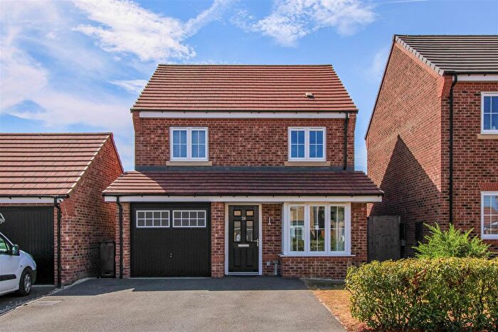 4 Bedroom Detached House For Sale In The Fouracres, Wakefield, WF1
