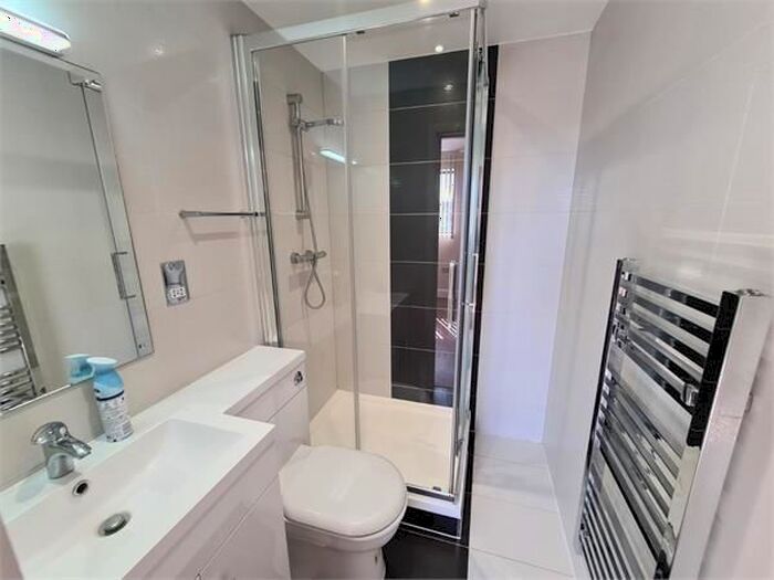 1 Bedroom Flat For Sale In Innovation House, Worton Road, TW7