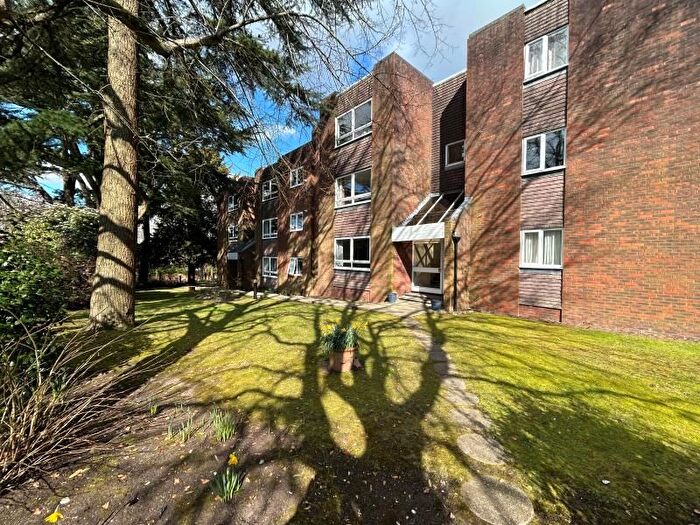 2 Bedroom Flat To Rent In Albury Road, Guildford, GU1