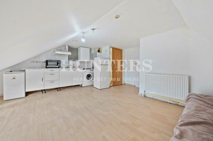 1 Bedroom Flat To Rent In Stoke Newington High Street, London, N16