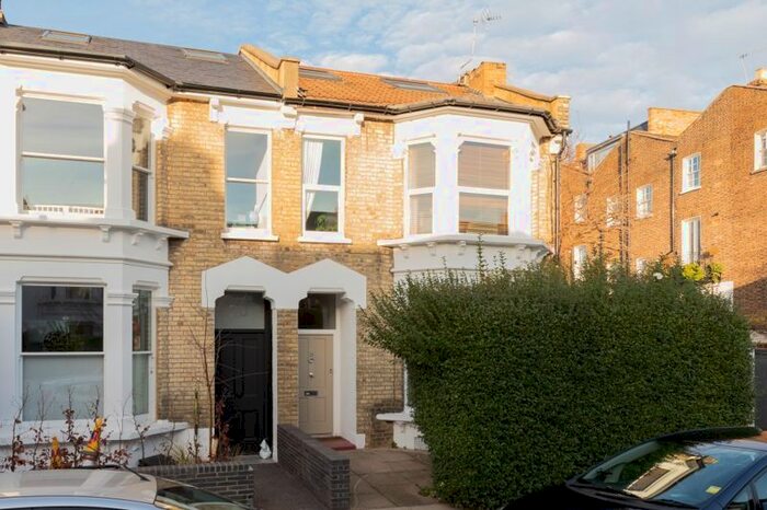 2 Bedroom Flat To Rent In Keith Grove, London W12