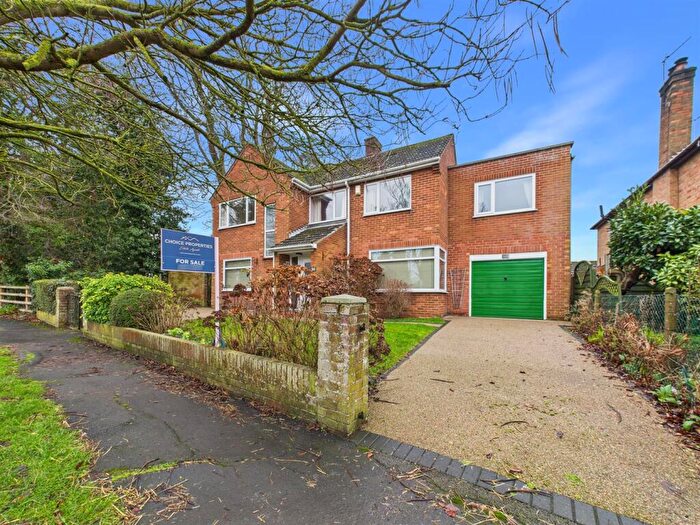 4 Bedroom Detached House For Sale In East Street, Alford, LN13