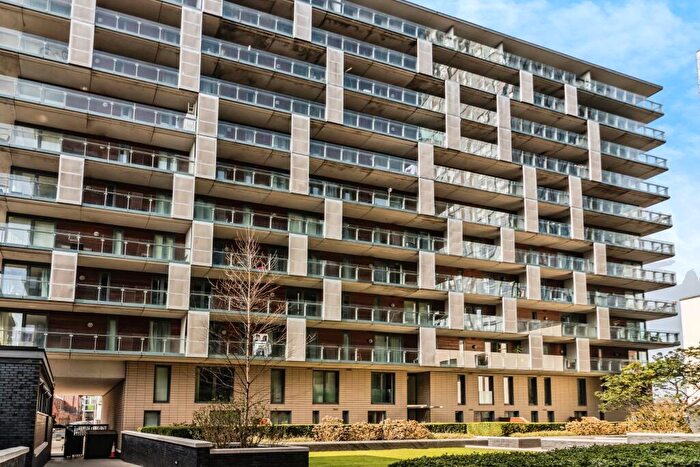 2 Bedroom Apartment To Rent In Blackfriars Road, Salford, Greater Manchester, M3