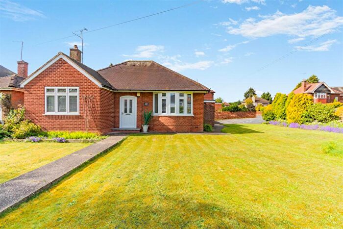 3 Bedroom Detached Bungalow For Sale In Chesterfield Road South, Mansfield, NG19