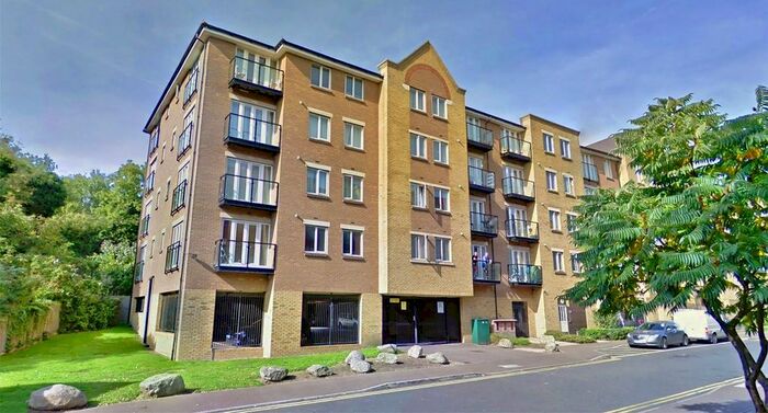 2 Bedroom Flat To Rent In Black Eagle Drive, Northfleet, Gravesend DA11