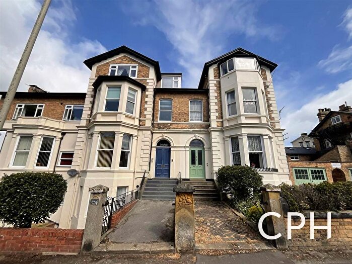 2 Bedroom Flat For Sale In Westbourne Road, Dacre, YO11