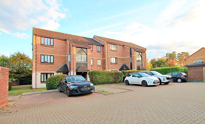 1 Bedroom Apartment For Sale In Pyegrove Chase, Bracknell, RG12