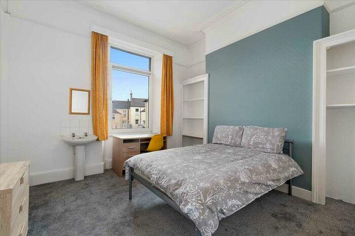 8 Bedroom Terraced House To Rent In North Road East, Plymouth, PL4