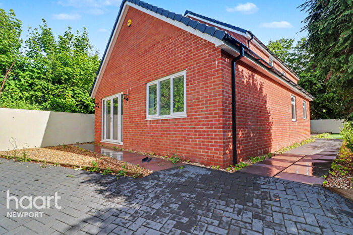 2 Bedroom Flat To Rent In Westfield Gardens, Newport, NP20
