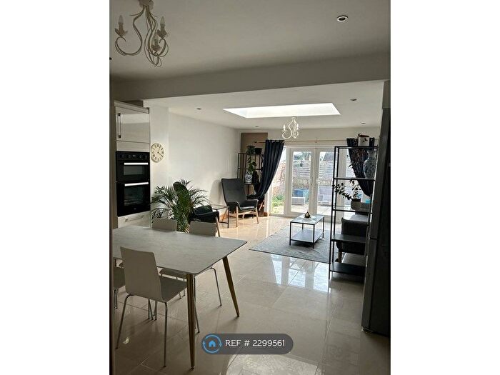 4 Bedroom Terraced House To Rent In Blackshaw Road, London, SW17