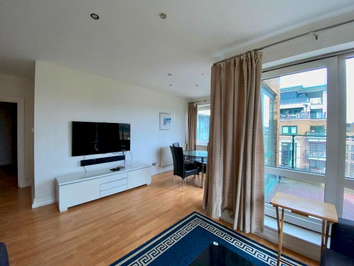 2 Bedroom Flat To Rent In Flat Warren House, Beckford Close, London, W14