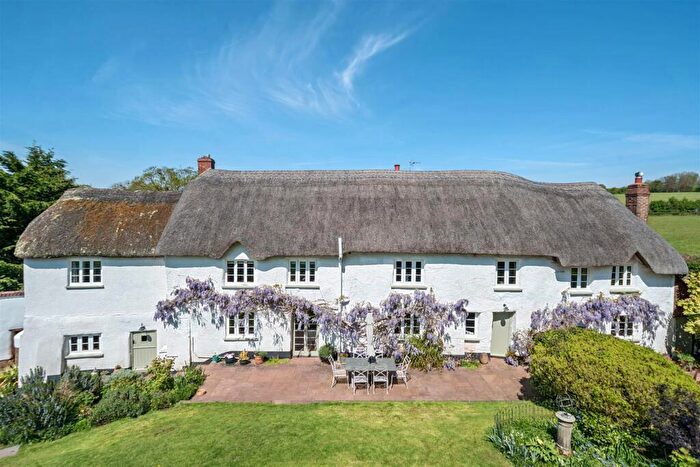 5 Bedroom Detached House For Sale In Knowle, Crediton, EX17