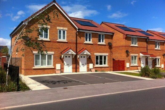 3 Bedroom Semi-Detached House To Rent In Northfield Avenue, Doncaster, DN5