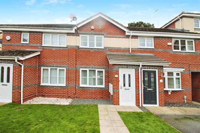 2 Bedroom Terraced House For Sale In Pinderfield Close, Hull, HU8