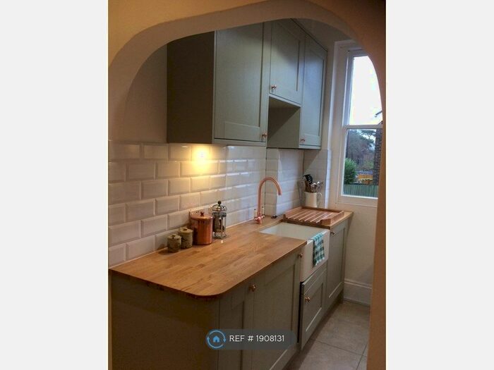 1 Bedroom Flat To Rent In Warminster Road, London, SE25