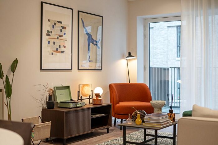 2 Bedroom Flat To Rent In The Maple, Aviator Drive, London, NW2